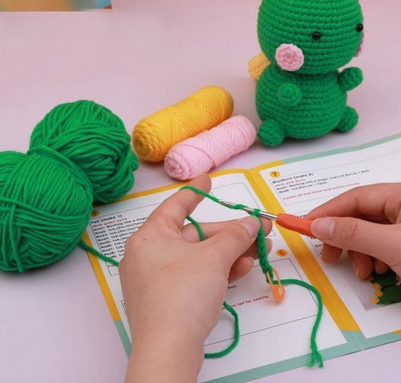 haken voor beginners - haakpakket groene dino - haken voor starters - starterspakket haken