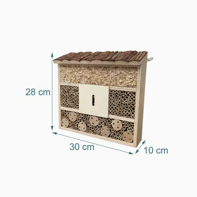 Insectenhotel detail van bamboe nestbuizen
